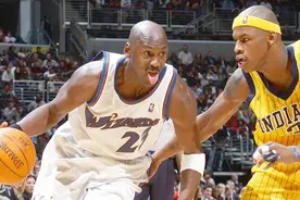 一起来看40岁的乔丹在NBA生涯最后一个赛季的十大经典篮球比赛！图片