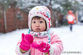 冬天孩子别穿太多，学会这三个穿衣技巧，让孩子更健康舒适图片