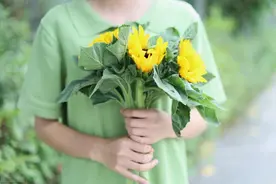 故事：离婚娶漂亮初恋3年后，他无比想念温柔贤惠的前妻图片