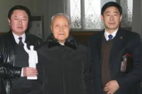 给毛主席当了13年的警卫员，带毛主席掉进过水坑，享受正部级待遇图片