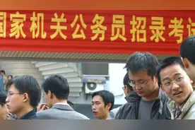我是公务员，但我在外省工作，想回老家怎么办？图片