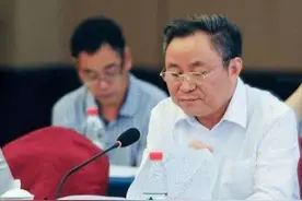"宁波首富"陨落：靠收购改造烂尾楼发家，如今公司负债近200亿图片