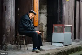 俗语：老不泄残精，少不食壮火；富不住大屋，穷不行远路，啥意思图片
