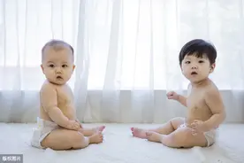 喝“母乳”和不喝“母乳”的孩子，长大后有何区别？差距一目了然图片