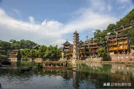 游凤凰古城要注意的六个地方，避免景区“踩雷”，买腊肉要三思图片
