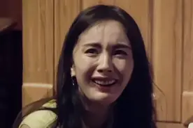 杨幂颜值翻车？皮肤松弛细纹纵横显老态，与精修差异大被嘲照骗图片
