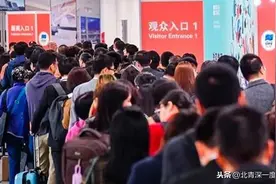 凌晨两点考试、2100一个SAT考位：新冠疫情年的应届国际生将何去何从图片