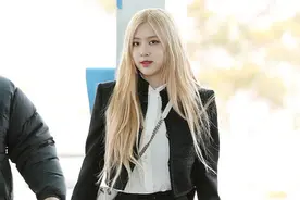 Blackpink成员Rose出发前往巴黎时装周，小玫瑰Rose也越来越美了图片