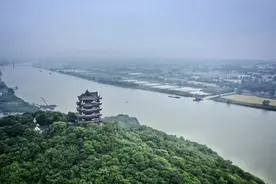 长江南京站潮位连创新高 江苏累计转移撤离19267人图片