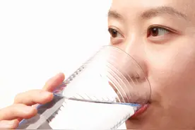 千滚水，隔夜水会致癌？其实真正“害人”的，是你常喝的这种水图片