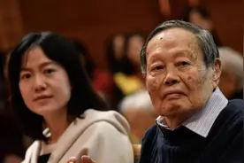 被大21岁女婿称呼先生，称女儿嫁给杨振宁是福气，翁帆父亲真开明图片