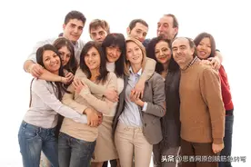 一家兄弟多，上下并排坐，谁要进门来，决不轻放过（打人体器官）图片