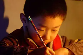 陪熊孩子写作业的你，崩溃过吗？图片