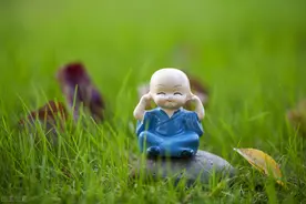 三个护身符的传说图片
