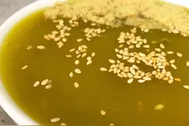 藕粉搭配香甜的南瓜，健脾养胃易消化，宝宝一定很爱喝！图片