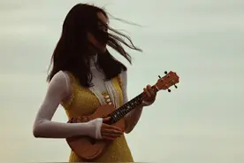 江一燕的文艺范搭配，舒适又时髦，没想到她的私服穿搭这么好看图片