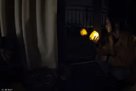 小说：家里突发大火我被毁容，丈夫买回的充电器让我发觉蹊跷图片