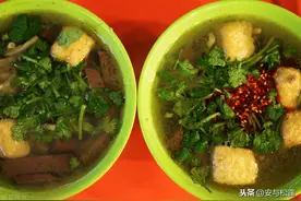 鸭血粉丝汤，清热去火，味道鲜香，不出家门吃美食，自己做超简单图片