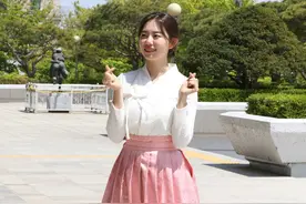 金素慧现身首尔，模样娇俏婀娜举止清纯可爱，气质温婉柔美好迷人图片
