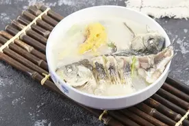 3条小小鲫鱼，引发了一场堪比30条鱼价格的拔鱼刺事件图片