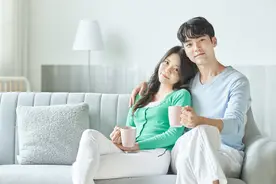 “中年夫妻，不要对对方期待太多”两位55岁女人说出婚姻之道图片