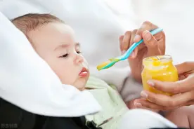 该添加辅食啦，过敏体质的宝宝怎么吃？儿科医生来支招，赶紧收藏图片