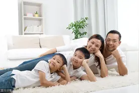 “别再拿我跟别人比了”，父母如何克服盲目比较的习惯？图片