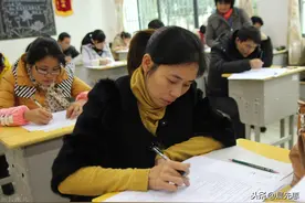 教师的工资条曝光，带你看看年轻教师与老教师的真实工资差距多大图片