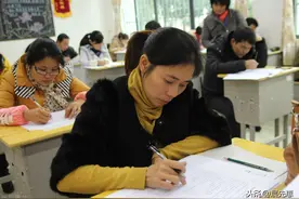 教师的工资条曝光，带你看看年轻教师与老教师的真实工资差距多大图片