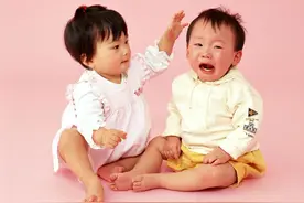孩子总爱打人？家长弄清楚了自身5个问题，轻松整治孩子打人烦恼图片