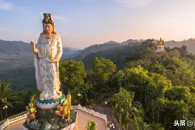 野鹤闲云喜到人间净土，镜花水月频添此地清光图片