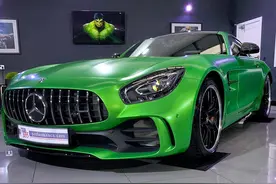 贴完车衣的“绿魔”奔驰AMG GT R！图片