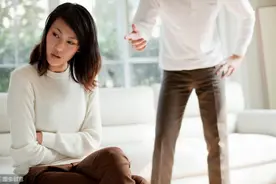 小说：怀孕后婆婆拉我做亲子鉴定，回家无故小产，得知真相我崩溃图片