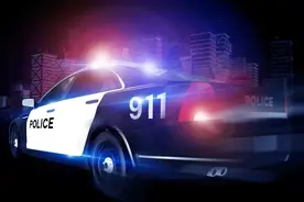 开警车鸣笛去抓坏人，不是等于通知坏人警察来了吗？图片