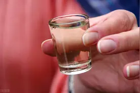 老北京独有的“酒桌文化”，谁点第一道菜，谁就来买单，真规矩图片