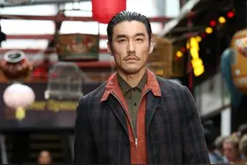 胡兵走秀照 这个男模简直太帅了图片
