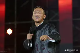 赵本山宋小宝同台表演《相亲》包袱段子不停歇，步步坎坷笑翻全场图片