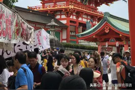 京都之日本景区的地摊经济，与国内的有相同、也有不同图片