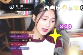 道德模范和尿毒症母亲挤30㎡，为了挣钱变性做主播，父亲气到出走图片