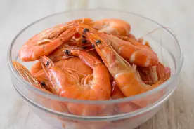 不管煮活虾还是冻虾，掌握3个小技巧，煮出来鲜香肉嫩无腥味图片