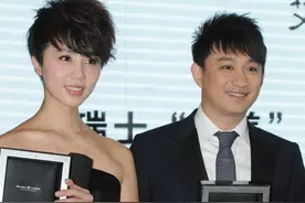 终于知道为啥孙莉为啥不剪短发了，这造型太抢镜，更显的脸小了图片