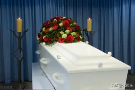 火葬工：“午夜12点，死人并不可怕，还有比死人更可怕的。”图片