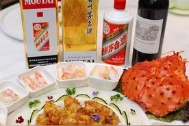年度土豪餐排行，这桌绝对上榜，拉菲、茅台，龙虾、海马、帝王蟹图片