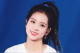 高马尾秀秀，在舞台上流汗的样子依旧很美，JISOO图片