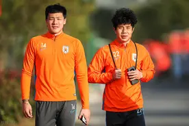 关注转会 | 蒿俊闵和王大雷投奔卓尔？武汉球迷只关心三件事图片