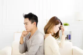 夫妻长期异地，妻子心里对丈夫还有爱吗？2个女人说了心里话图片