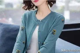 多穿这几款时尚的打底衫，重点特显年轻，流行时髦还摩登，美极了图片