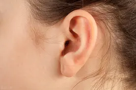 老一辈人说耳朵大的人有福气，是真的吗？医生：说法太过绝对图片