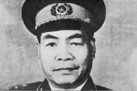 他曾是毛主席的贴身保镖，后来成为开国上将，儿子的地位更高图片
