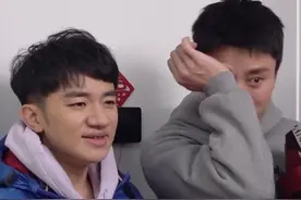 ​贾乃亮真情流露，见证爱情却被戳中泪点，请不要哭谁还没爱过？图片